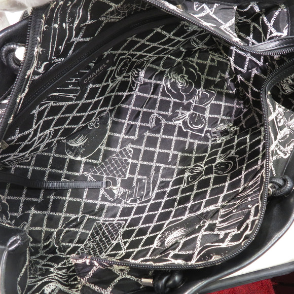 Chanel Essential Leather Tote Bag Black - Picture 9 of 14